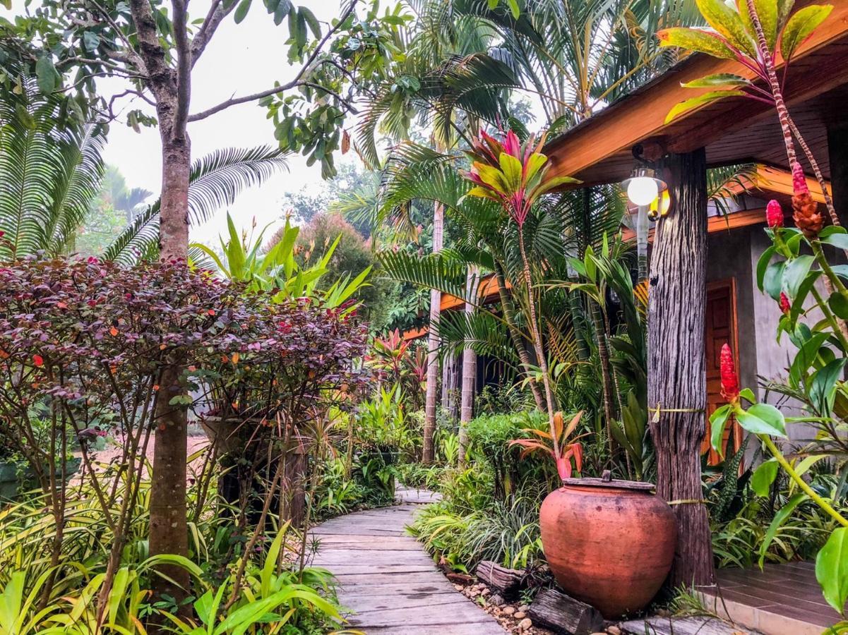 Huen San Fang Hotel โรงแรมเฮือนแสนฝาง エクステリア 写真